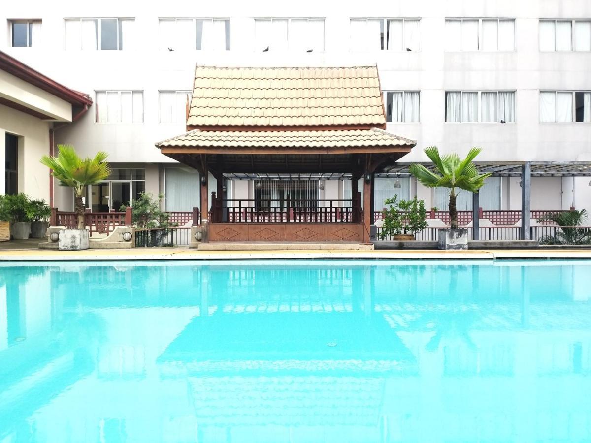Songphanburi Hotel Suphan Buri Buitenkant foto