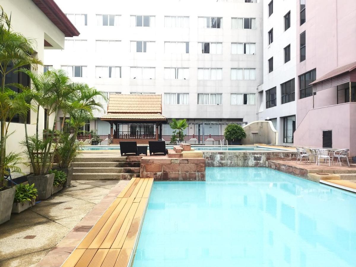 Songphanburi Hotel Suphan Buri Buitenkant foto