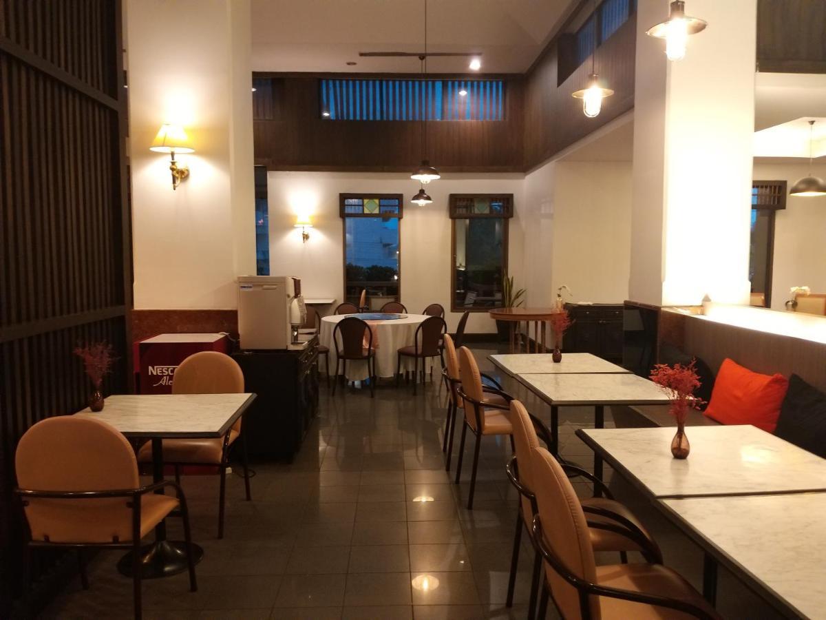 Songphanburi Hotel Suphan Buri Buitenkant foto