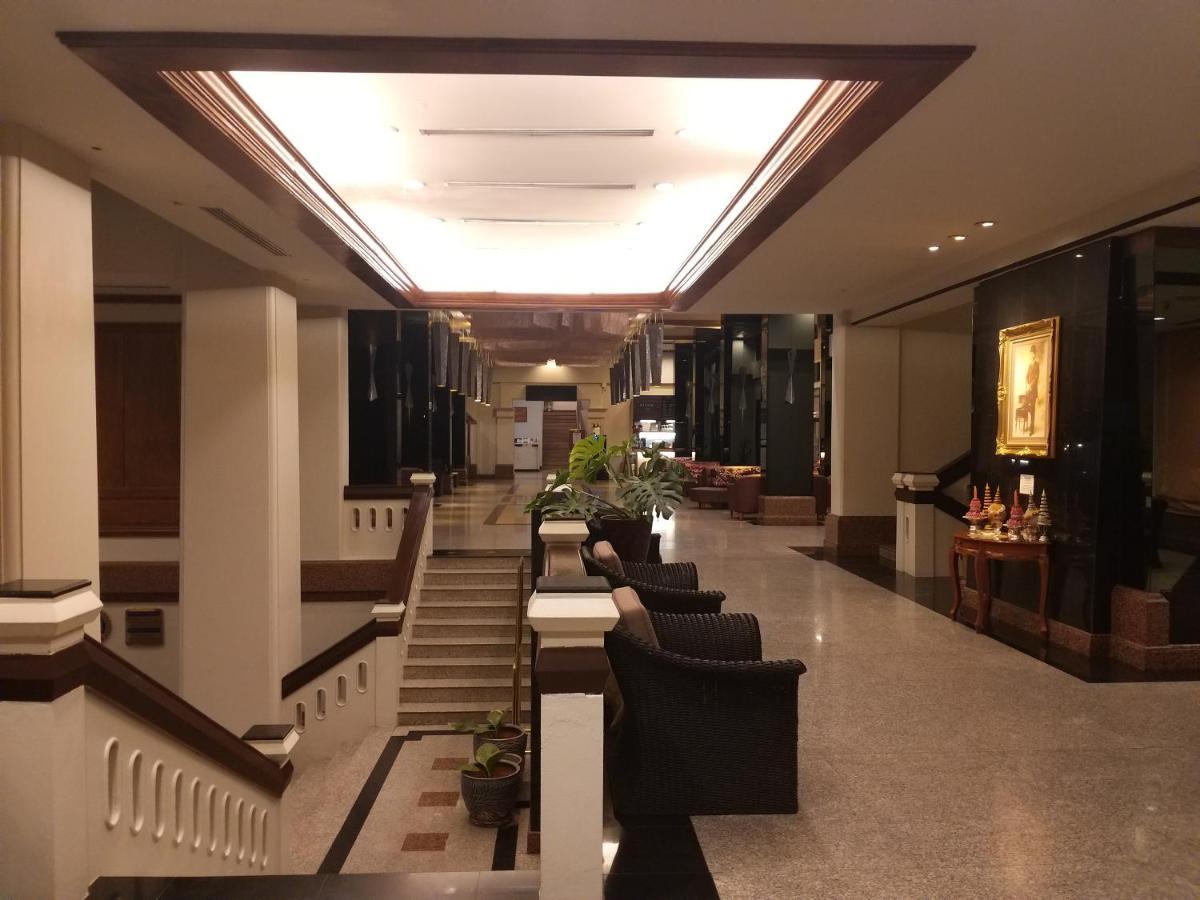 Songphanburi Hotel Suphan Buri Buitenkant foto