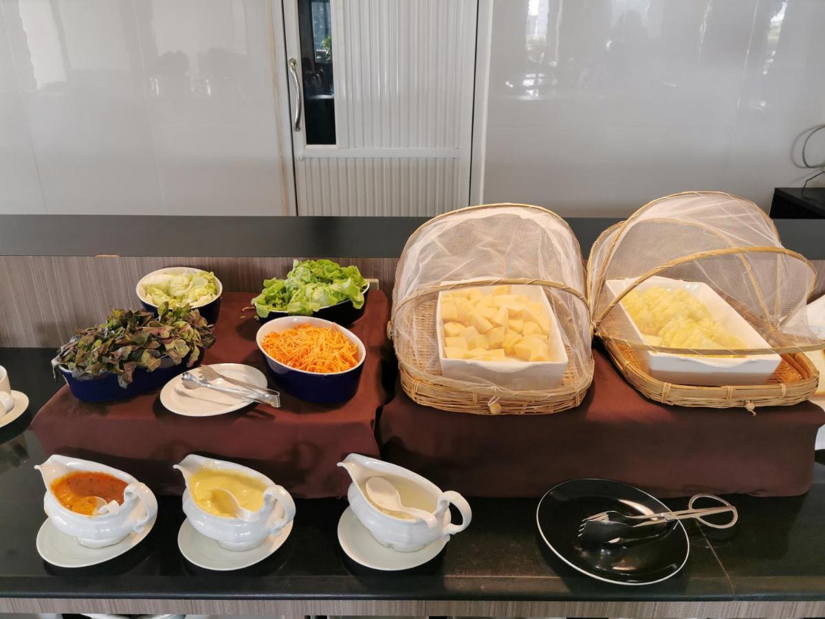 Songphanburi Hotel Suphan Buri Buitenkant foto