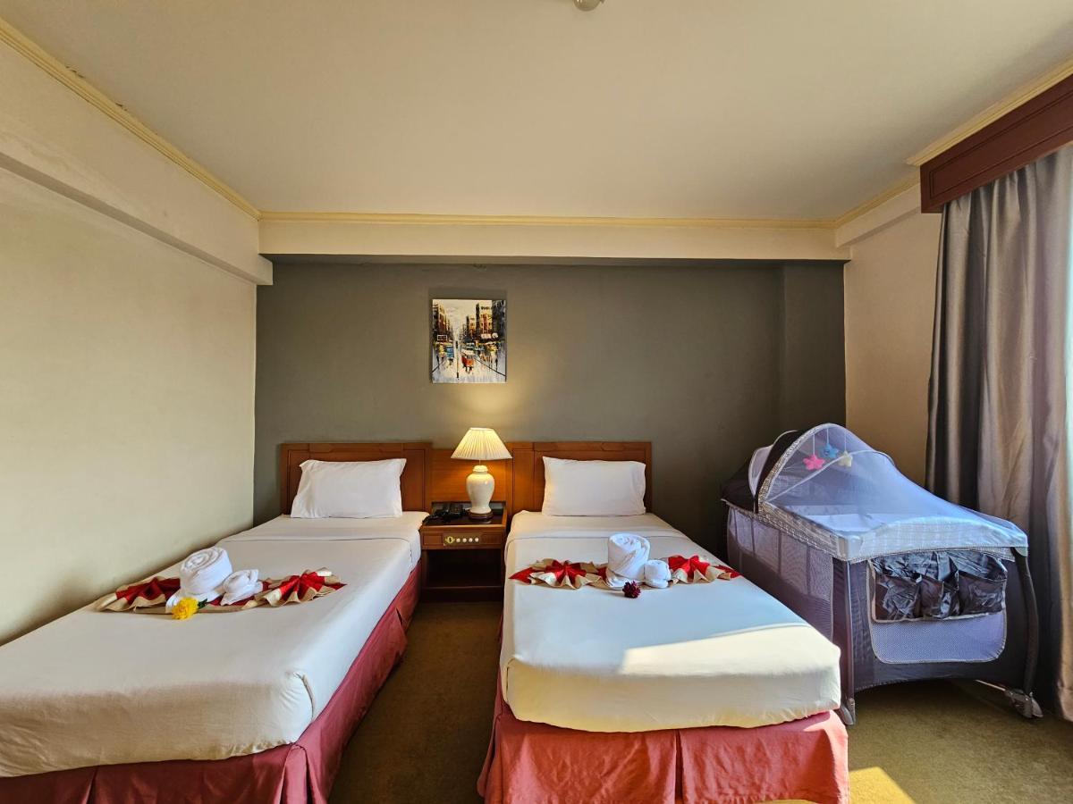 Songphanburi Hotel Suphan Buri Buitenkant foto